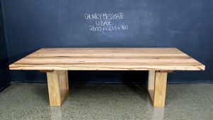 Bella Table