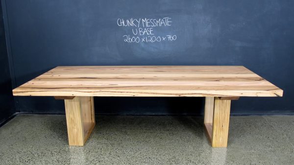 Bella Table