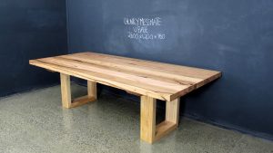 Bella Table